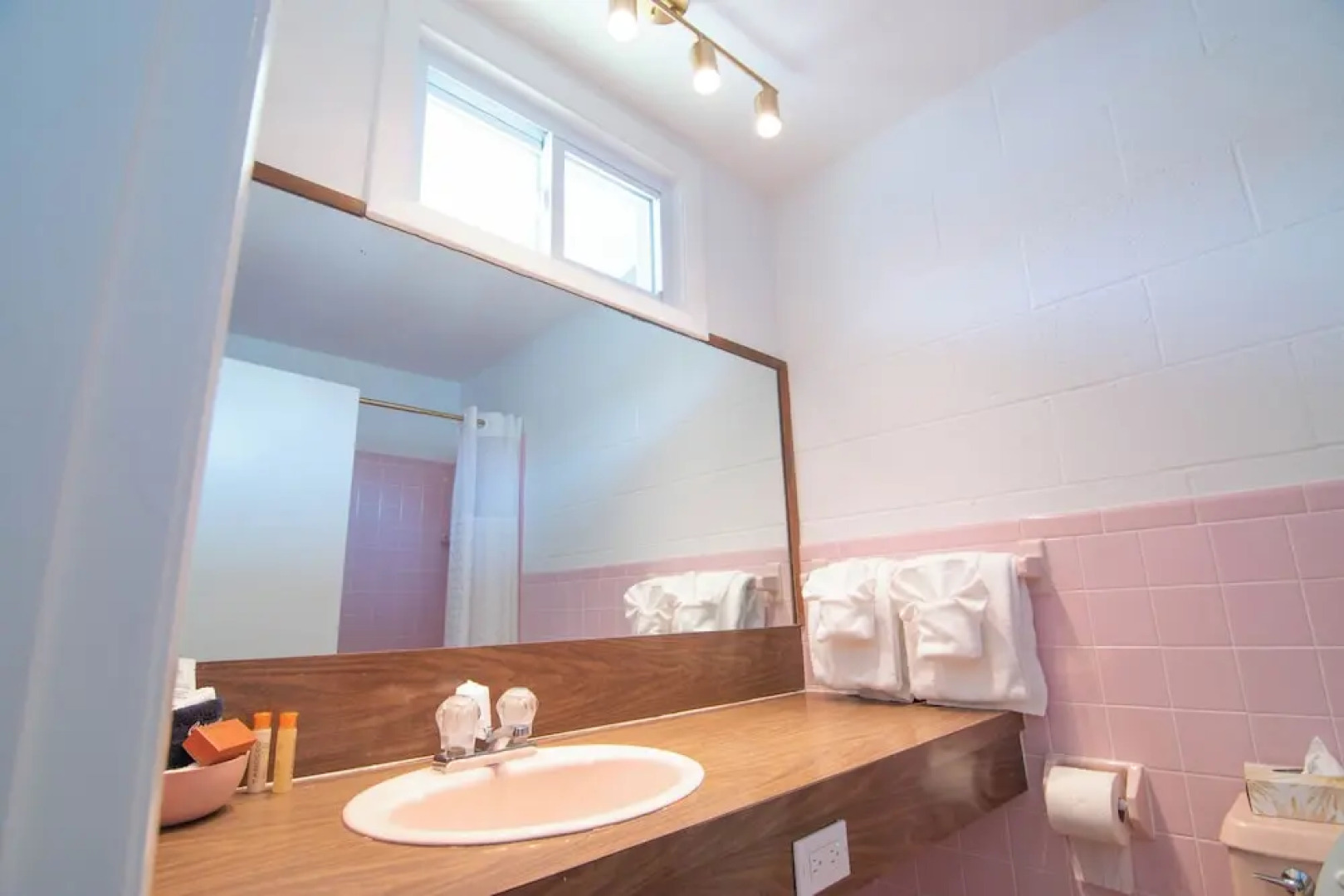 Ocean House Hotel & Motel