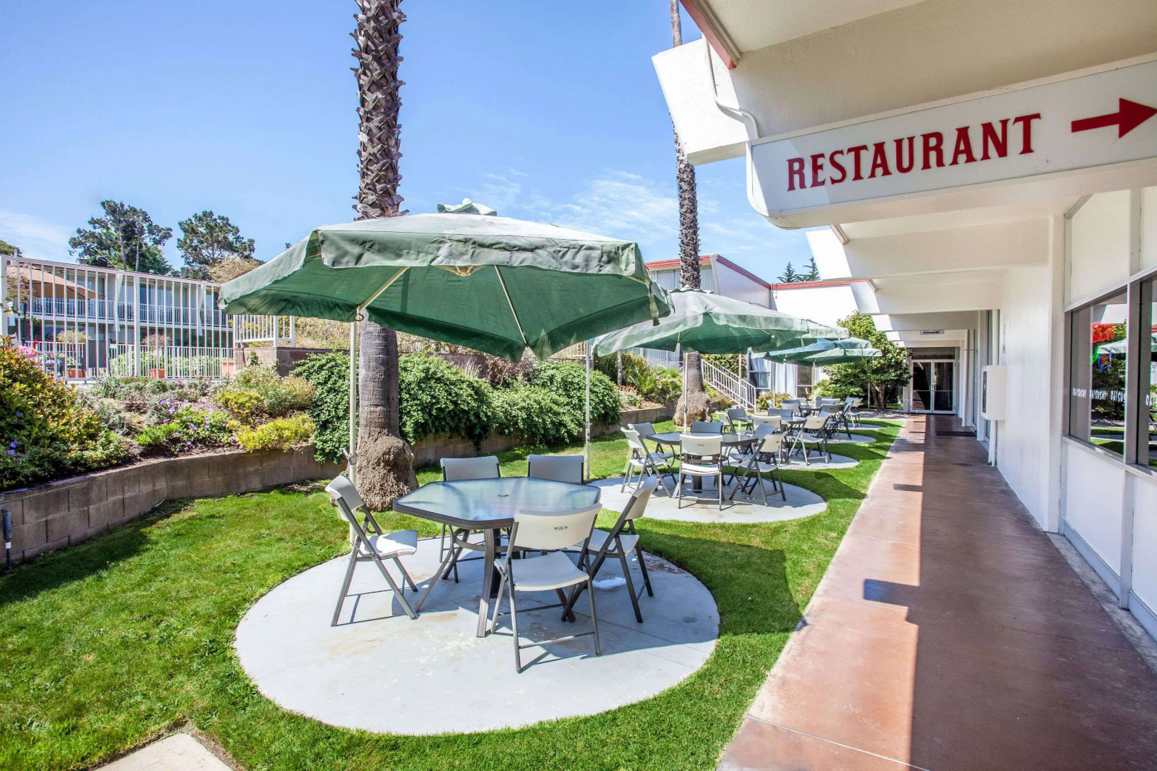 Travelodge by Wyndham Monterey Bay