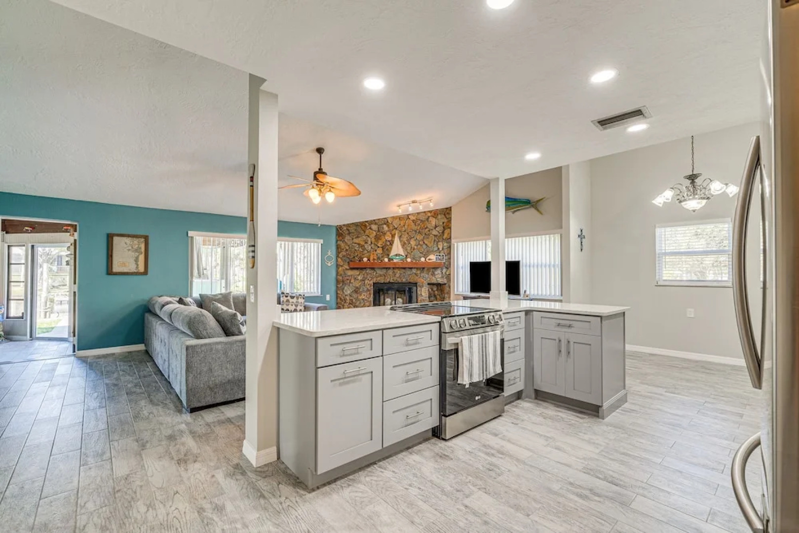 Riverfront Home With Private Dock, Fire Pit!