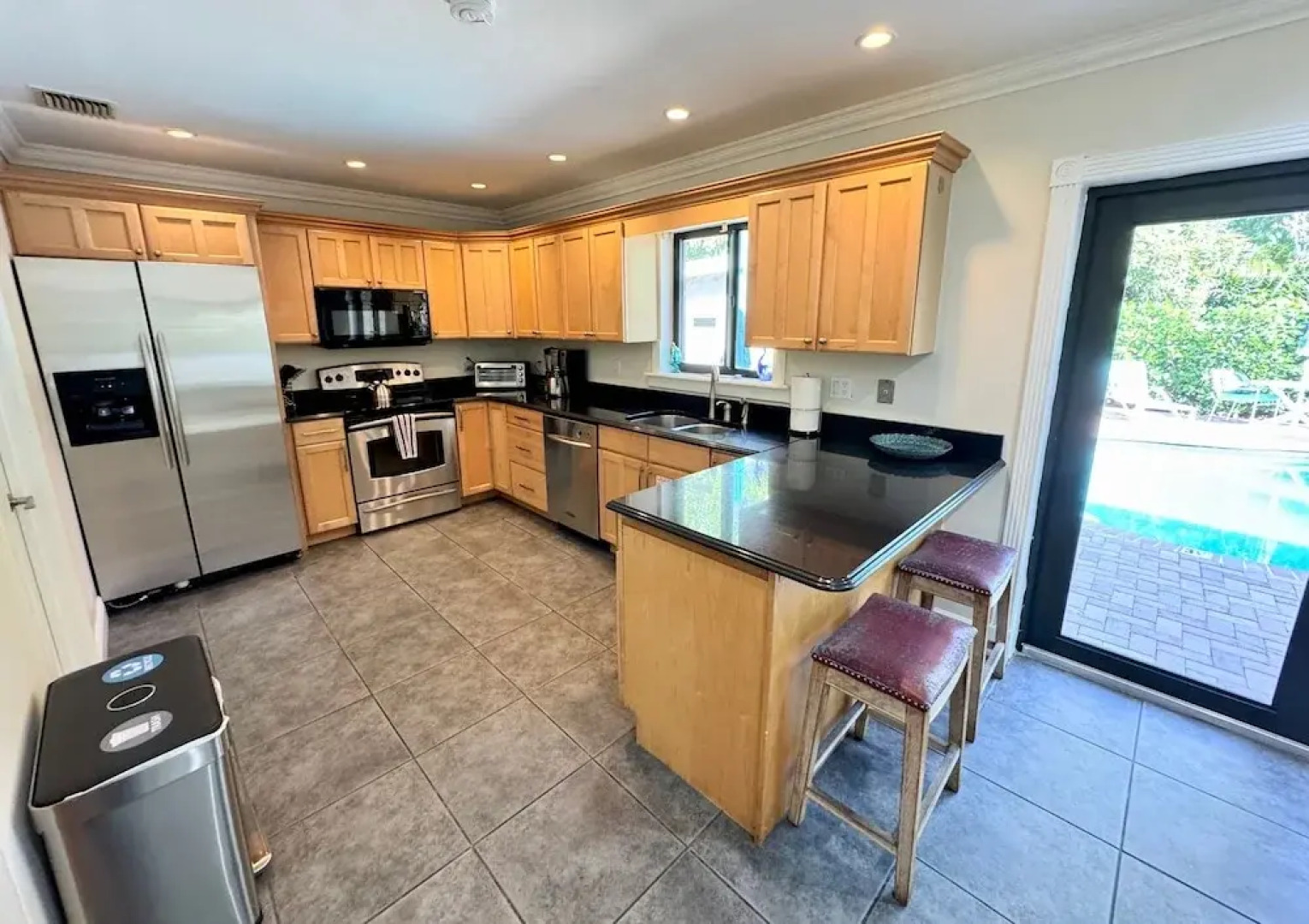 Vidal Manor 4BR Oasis w Pool Cabana- Wilton Dr