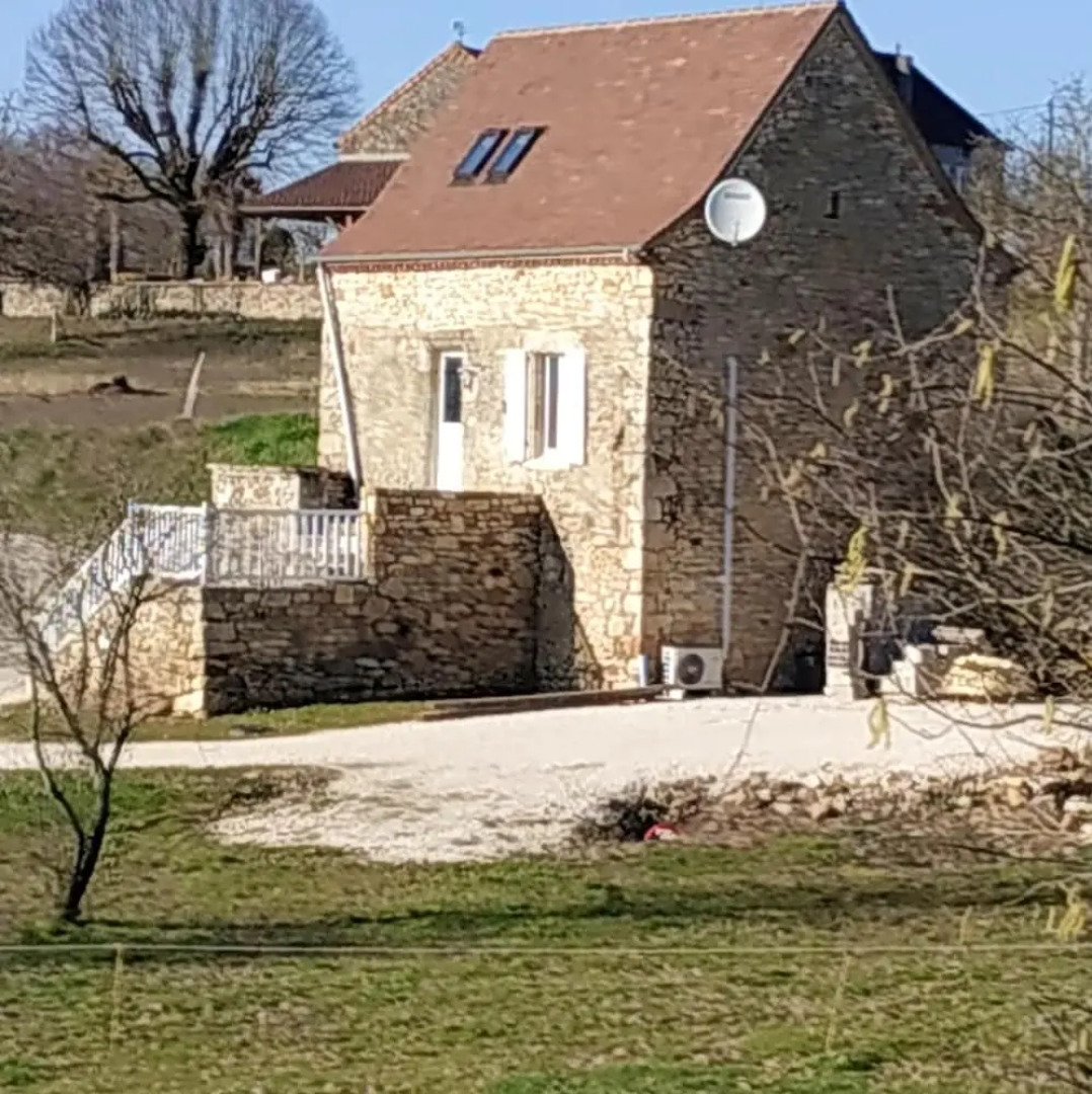 House With 2 Bedrooms in Lot, With Pool Access, Furnished Garden and W