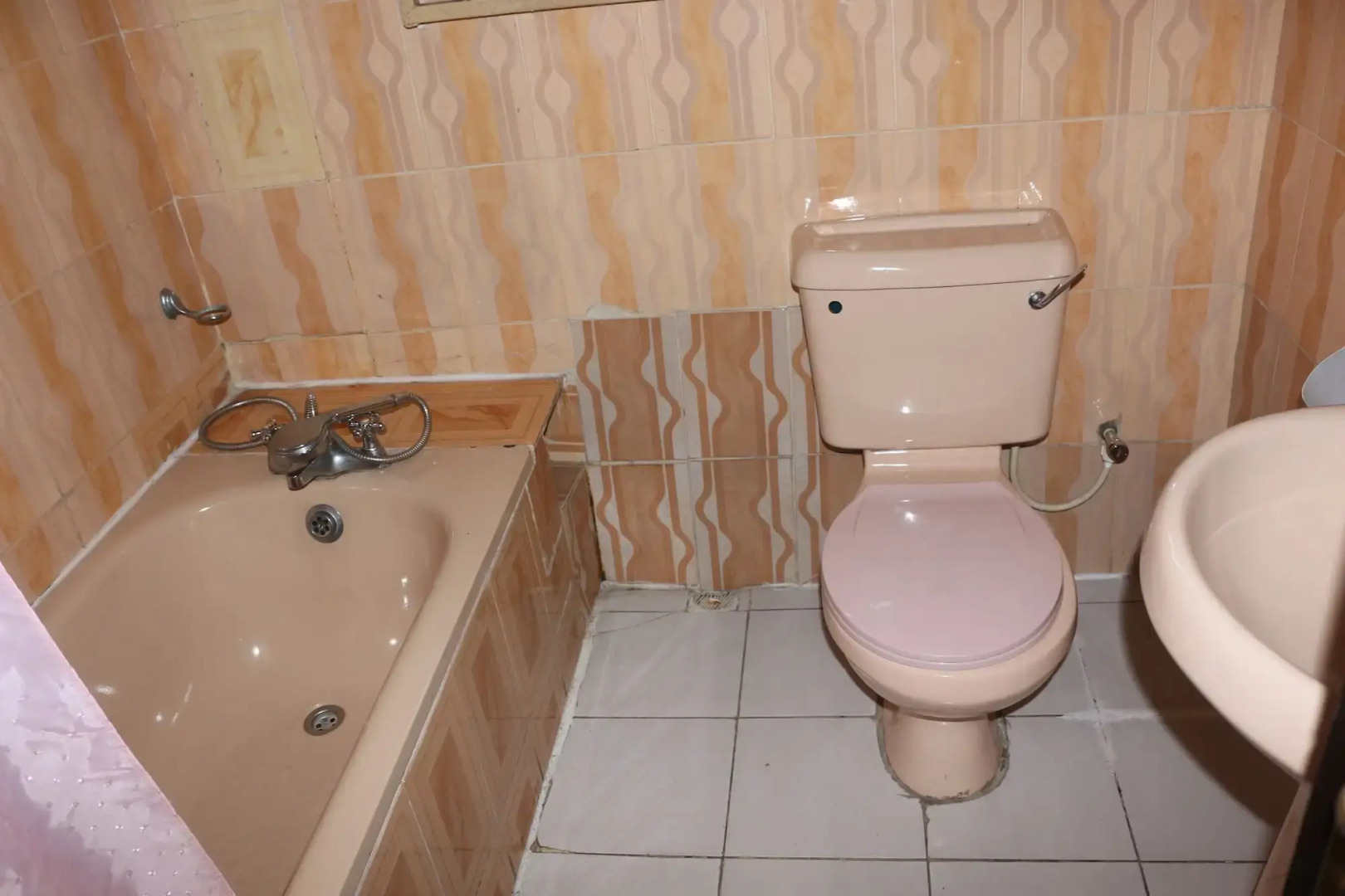 New Point Hotel And Suites