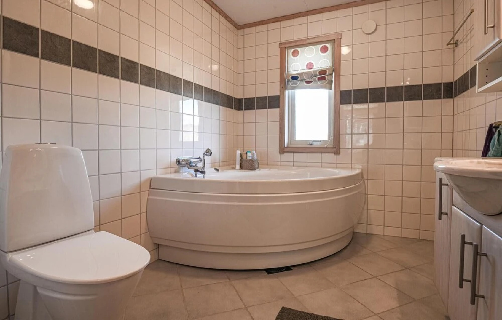 Nice Home in Strömstad With 4 Bedrooms and Wifi