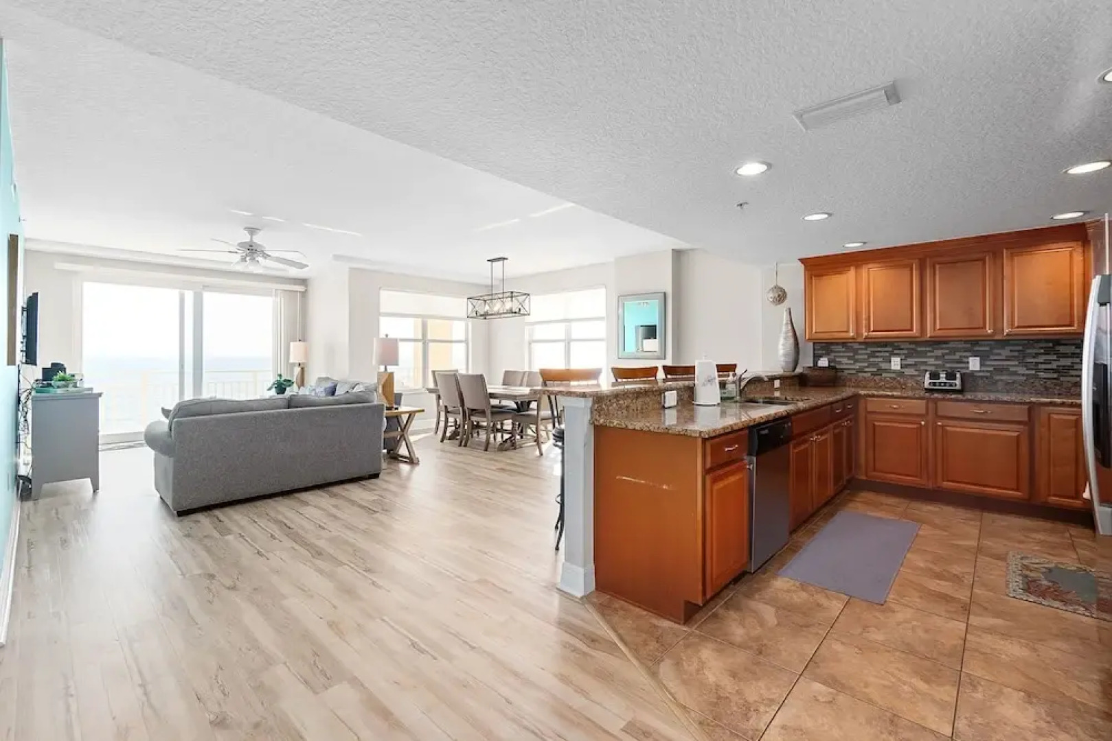 Oceanview Condo Daytona Shores 3 bed 3 Bath