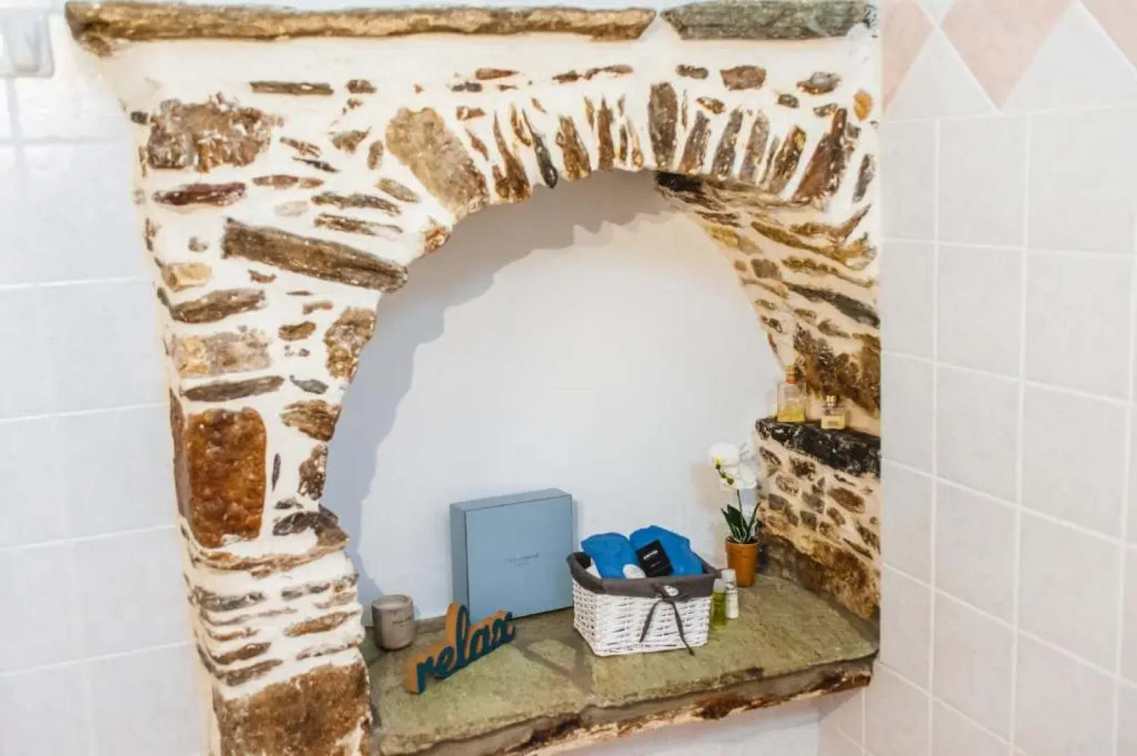 Blue & White: An Absolute Aegean dream house