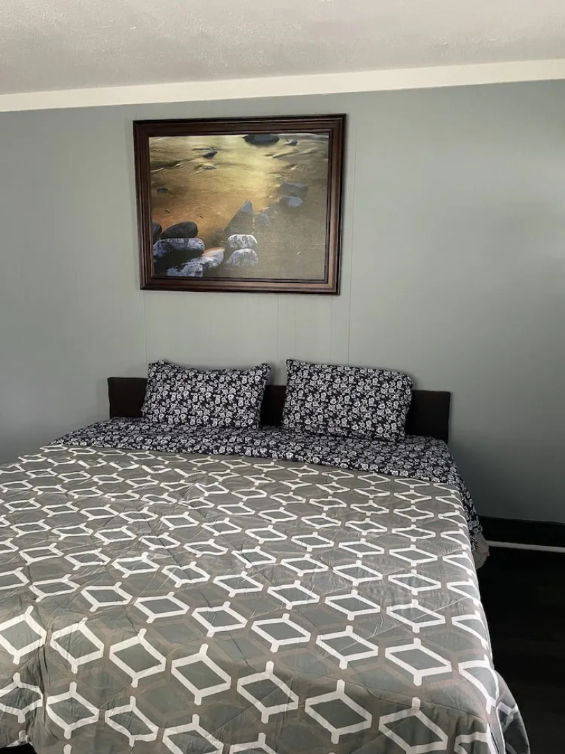 Pontiac House for a short term rent