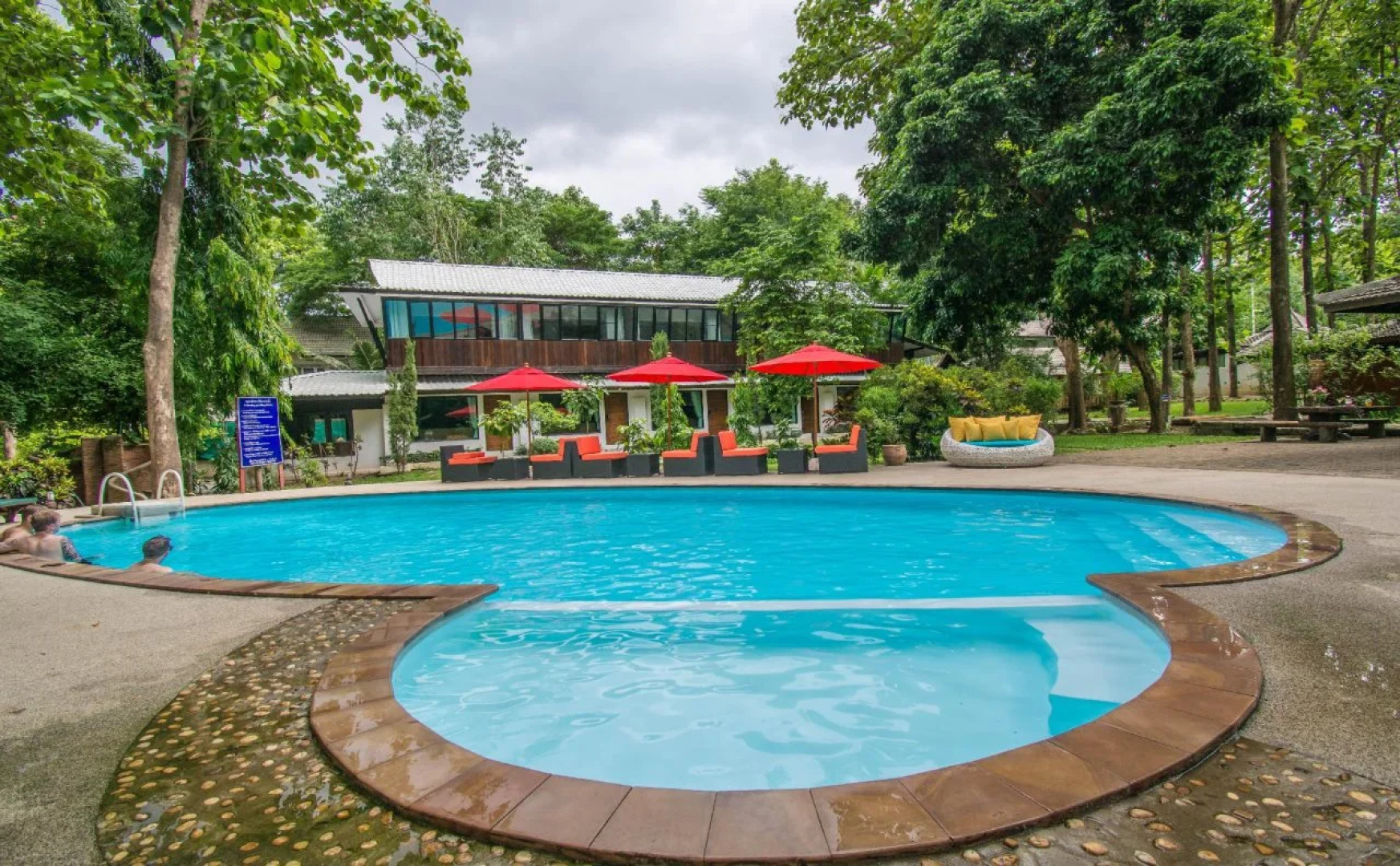 E-Outfitting Doikham Resort