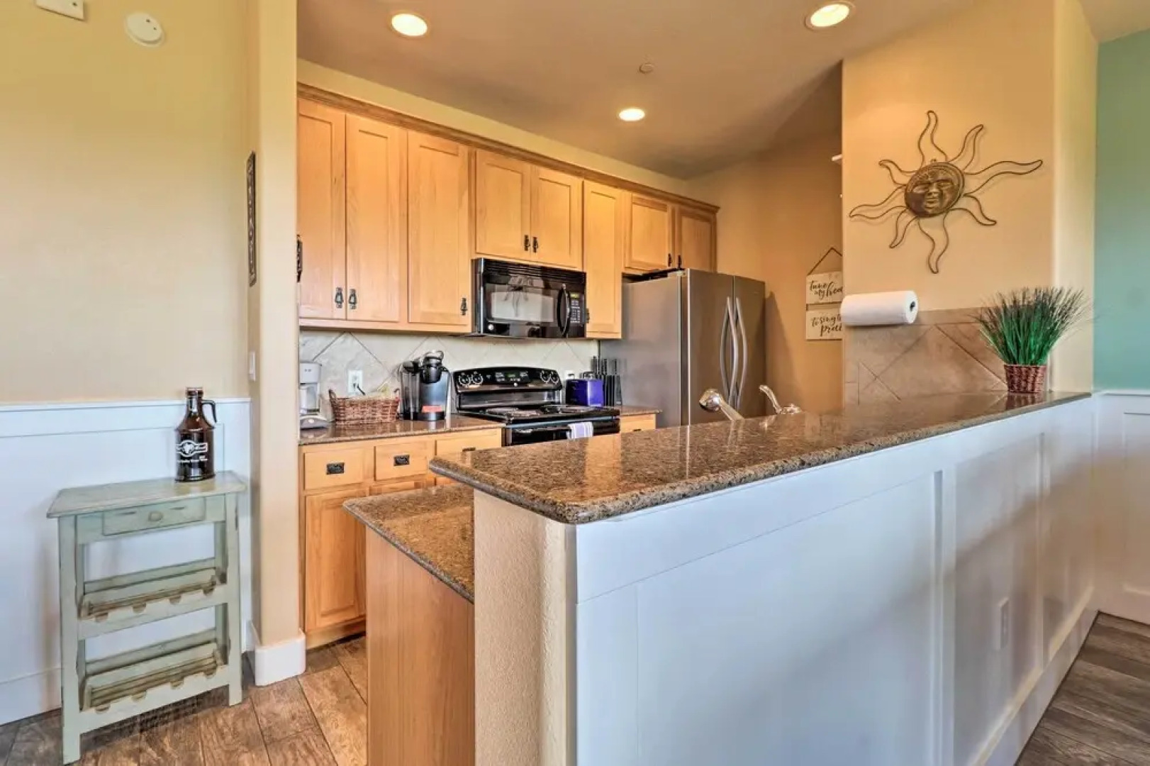 Lake Travis Condo W/ Resort Amenity Access!