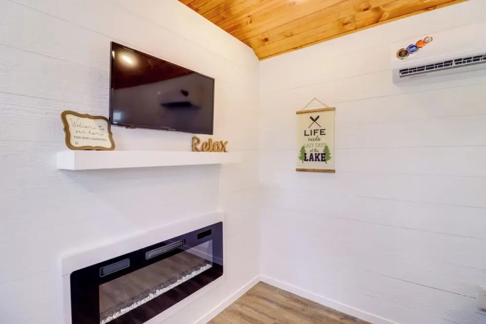 Steps to Greers Ferry Lake: Tumbling Shoals Cabin!