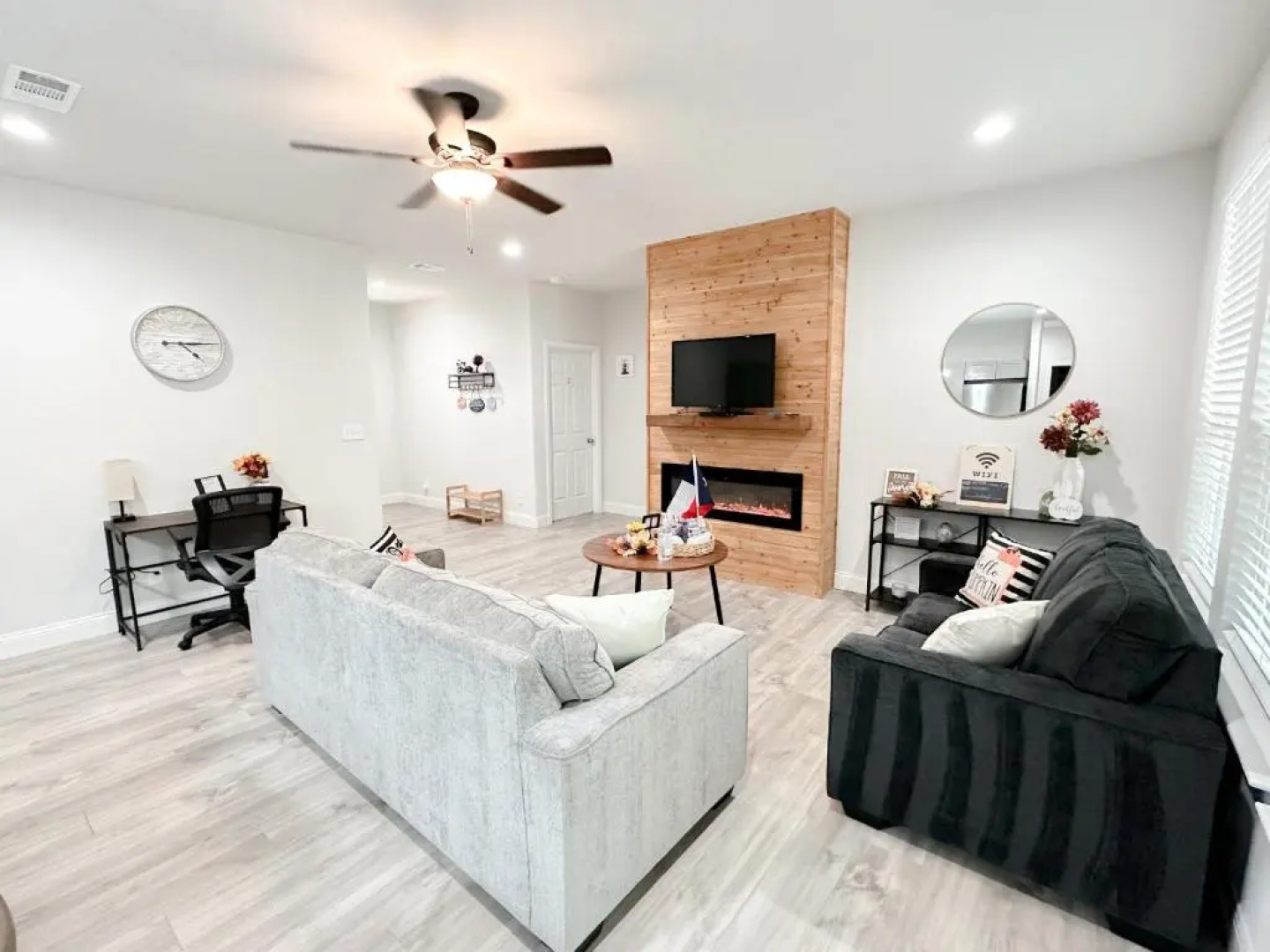 LakeDallasPoolHouse GREAT memories, near LAKE!