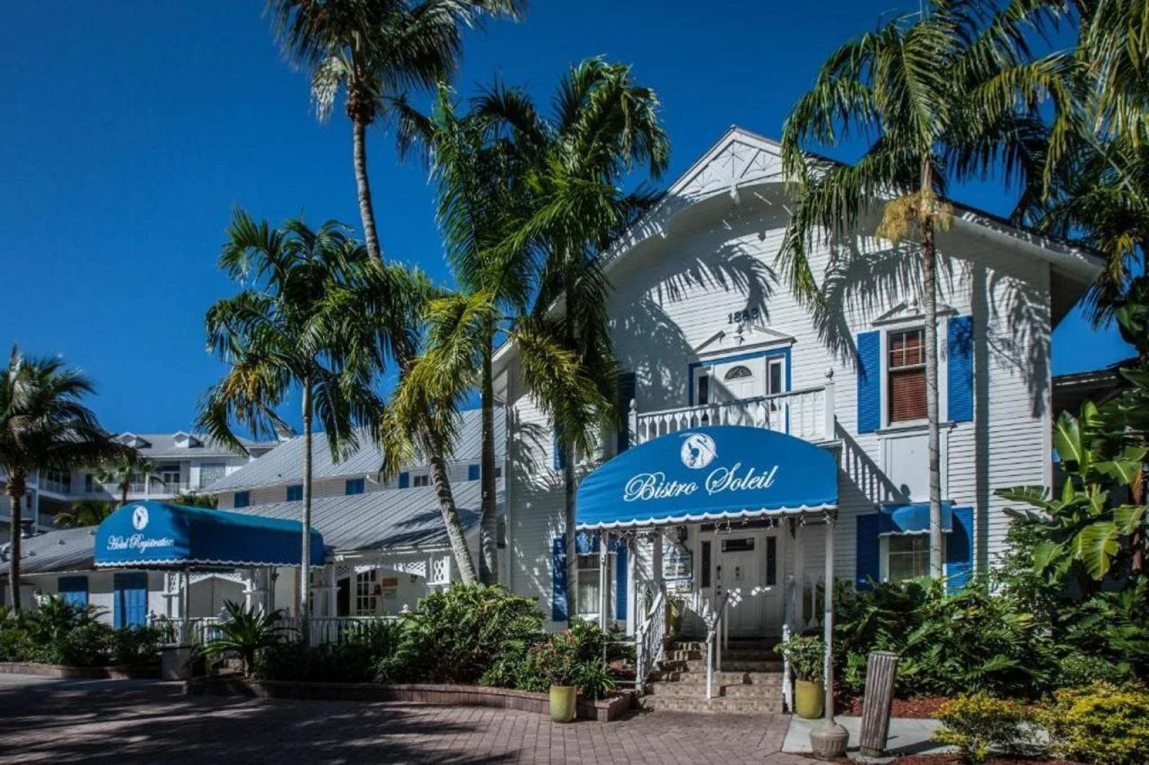 Olde Marco Island Inn and Suites