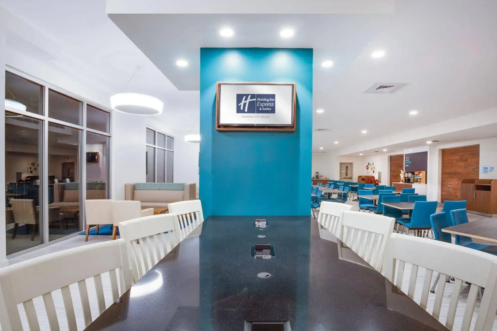 Holiday Inn Express & Suites Panama City Beach - Beachfront by IHG