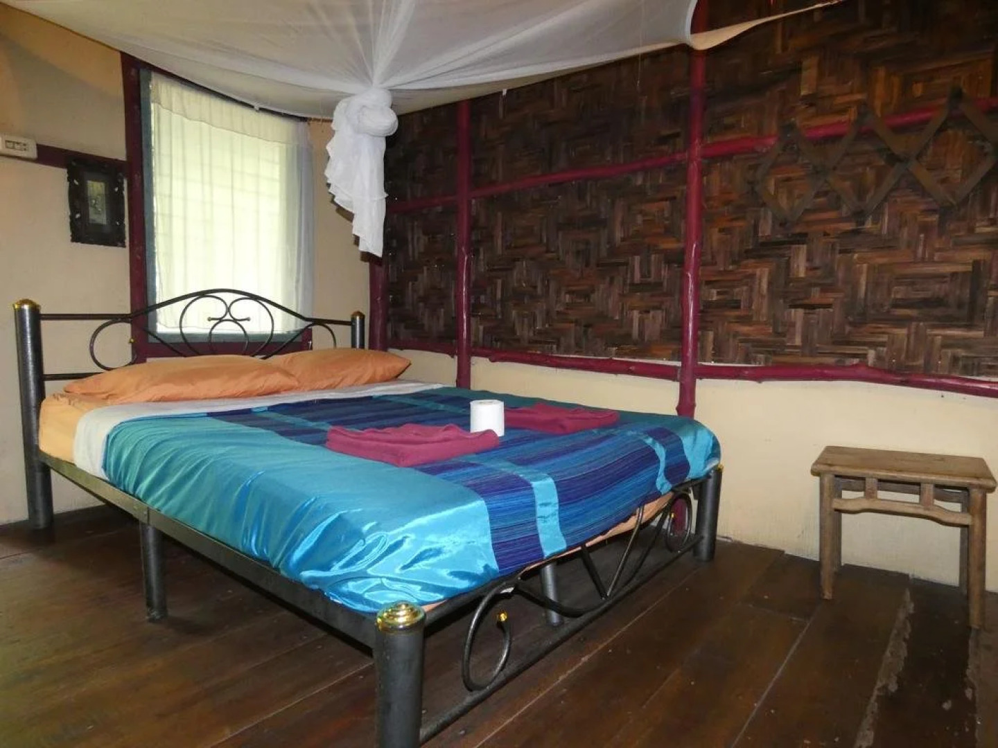 Monkey Mansion Jungalows and Tours