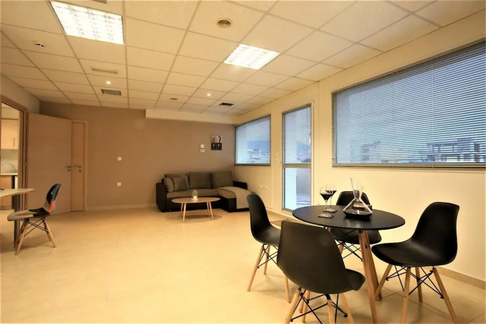 GK Airport Suites - Free Shuttle