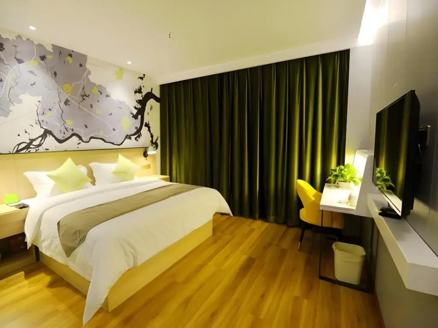 Vatica Huanggang Luotian County City Square Hotel