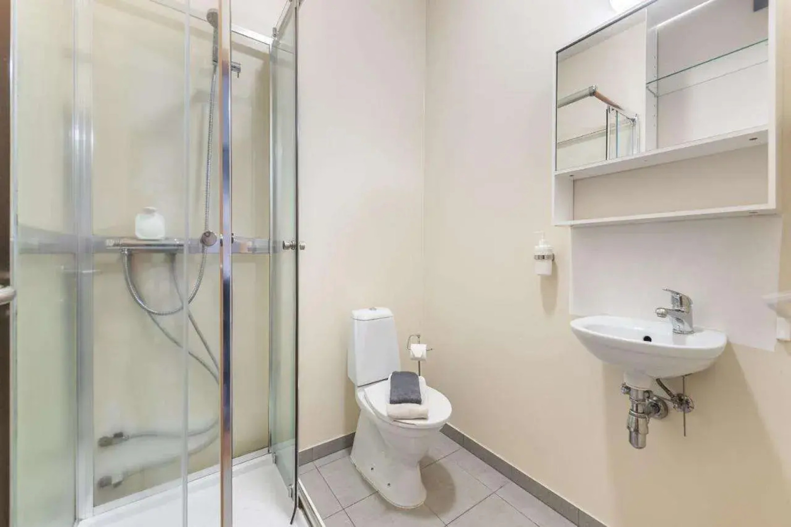 Stoð Guesthouse and apartments