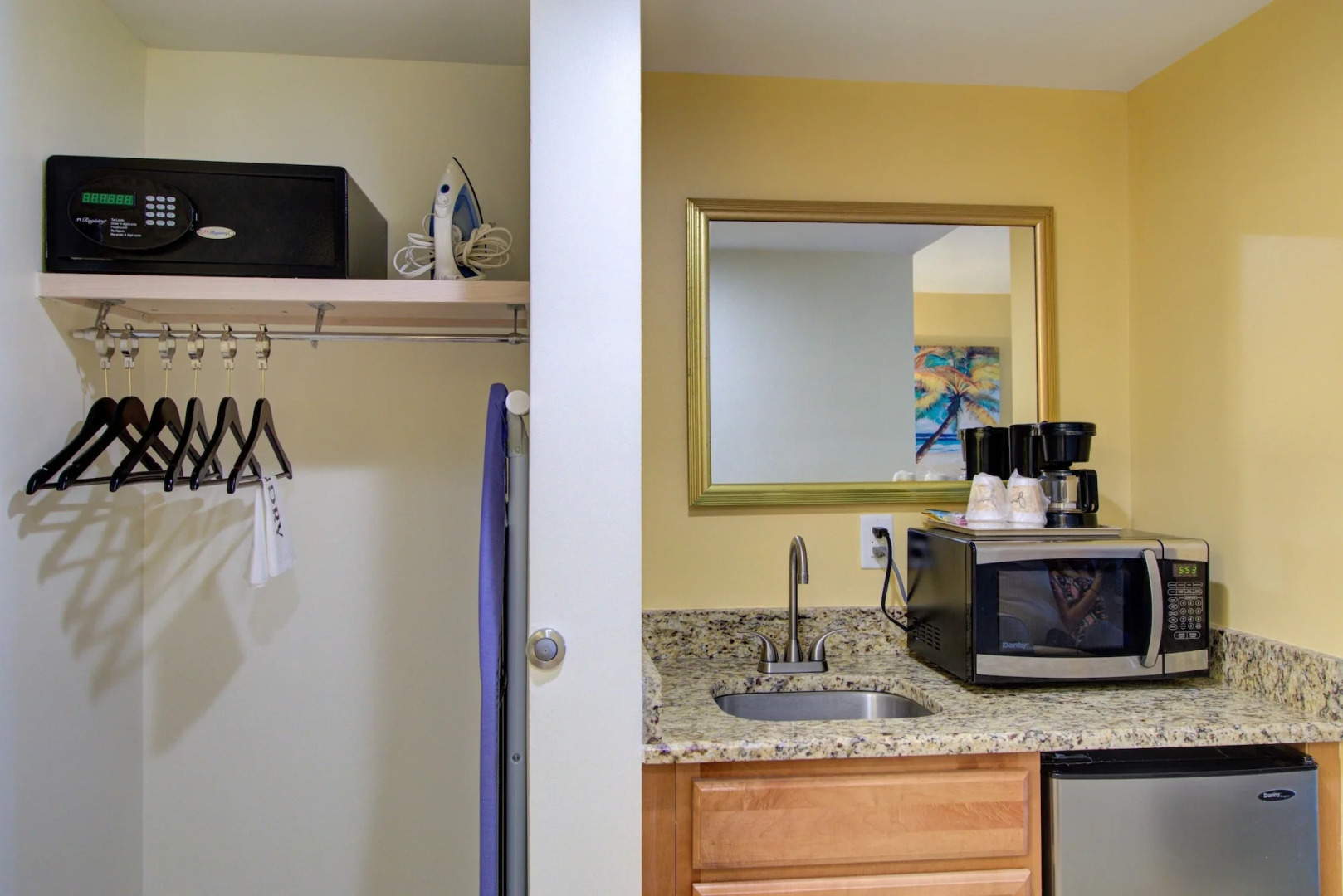 Hutchinson Island Hotel