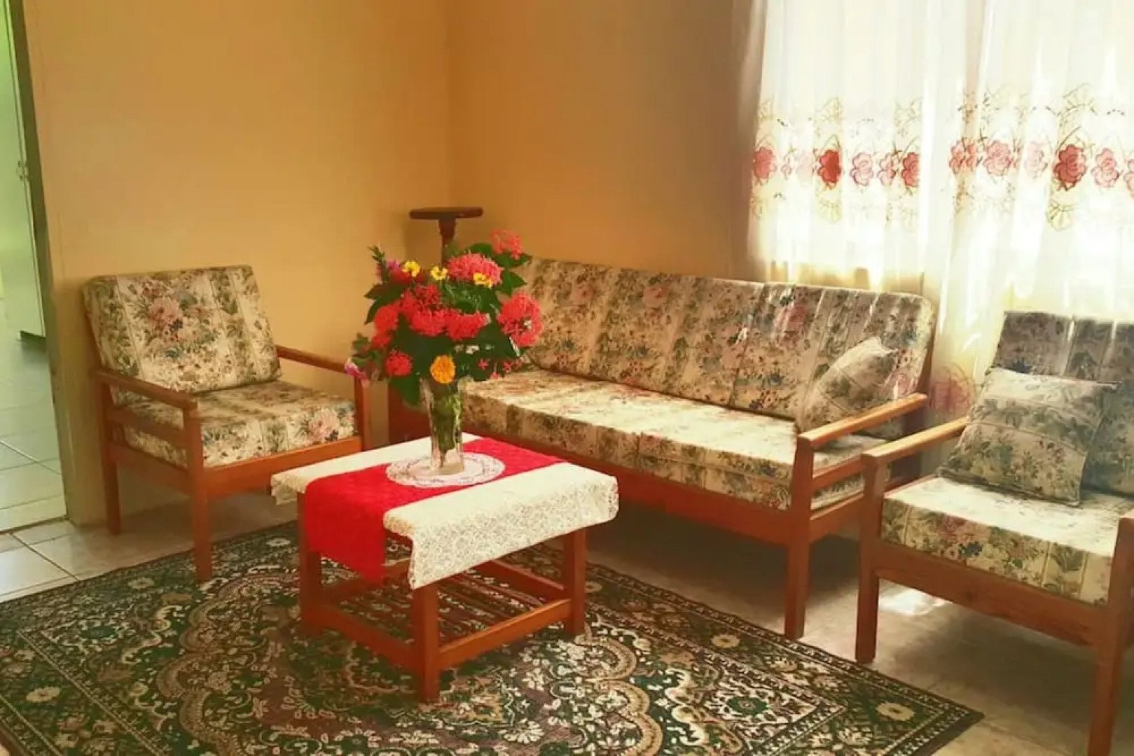 Spacious Apartment near Mall