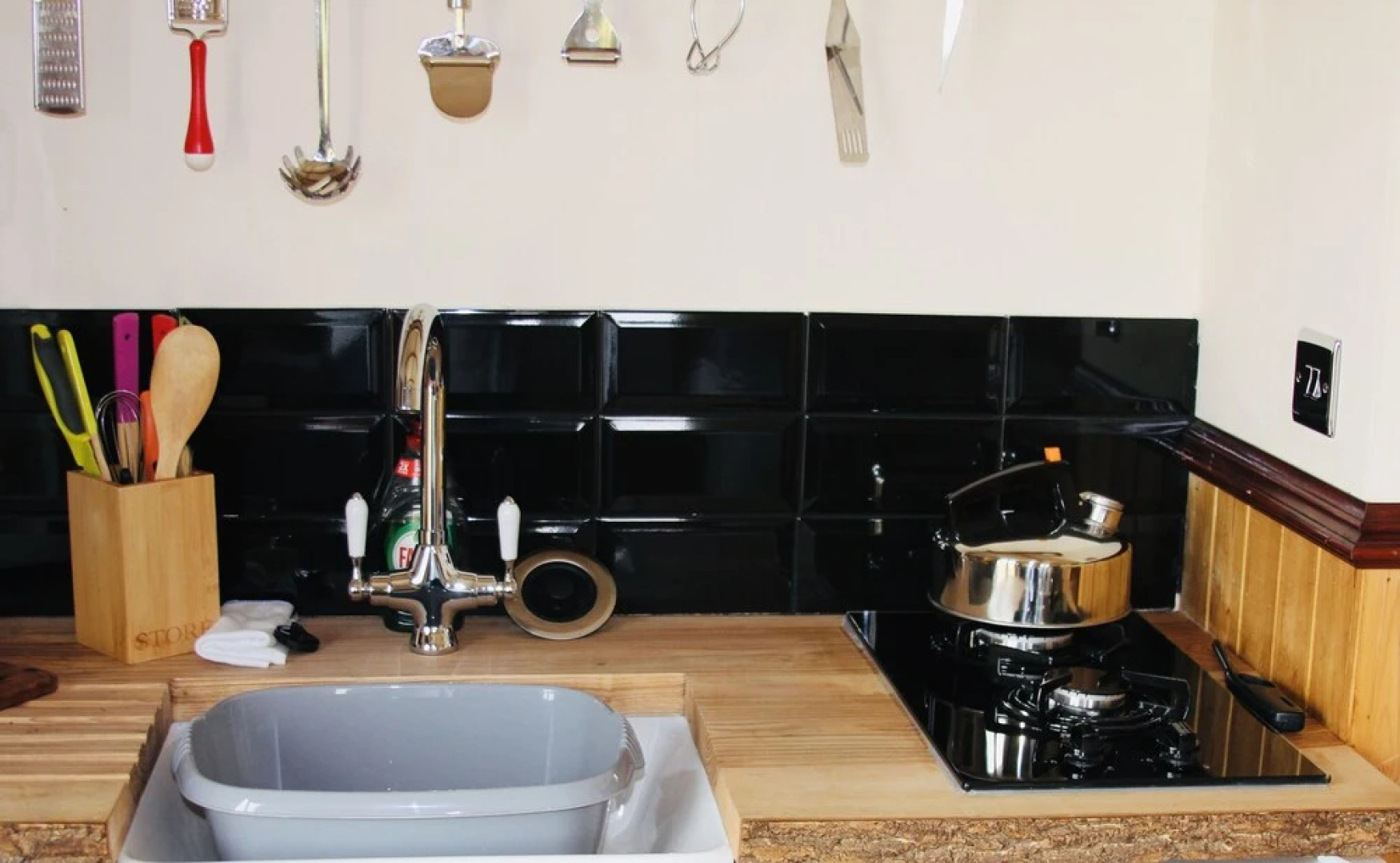 Easter Airfields off Grid Shepherds hut