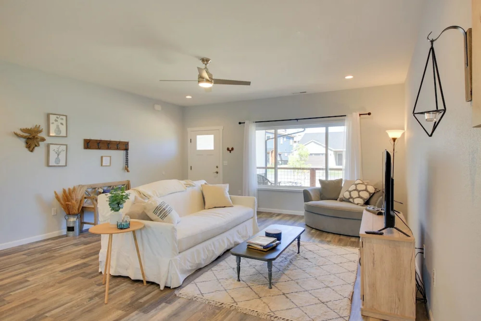 3 Mi to Lake Pend Oreille: Home w/ Deck & Yard