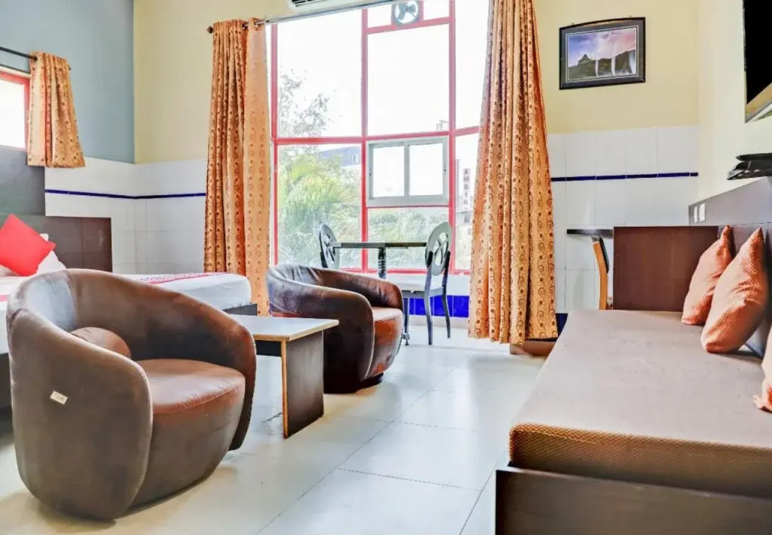 Shanthi Royal by OYO Rooms