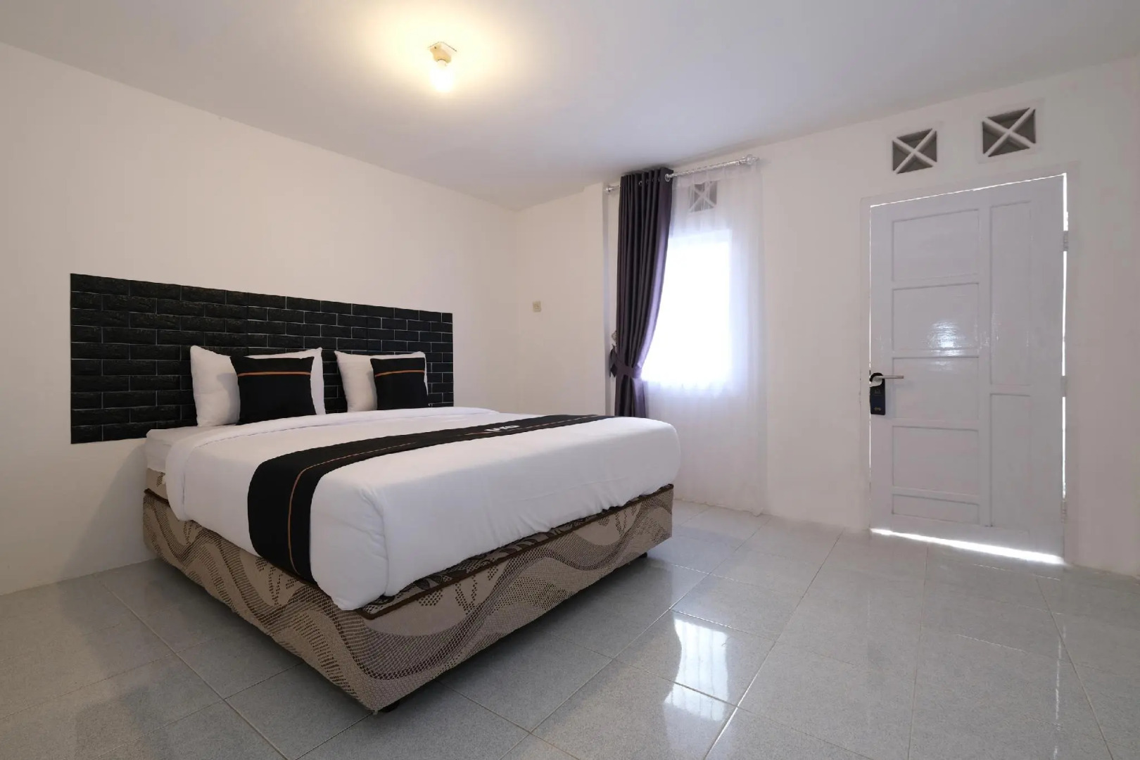 OYO 2557 The Apple Residence