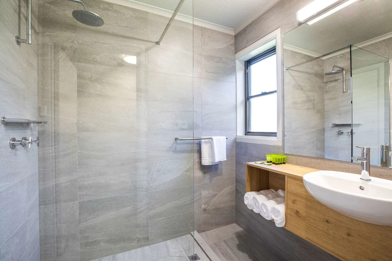 Nightcap at Riverside Hotel