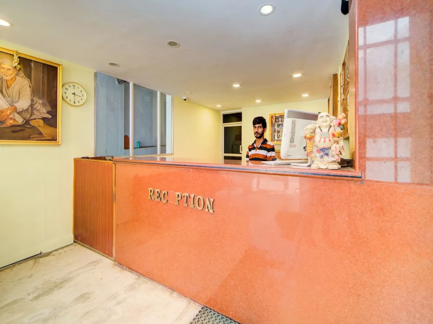 Hotel SRS Regency by OYO Rooms