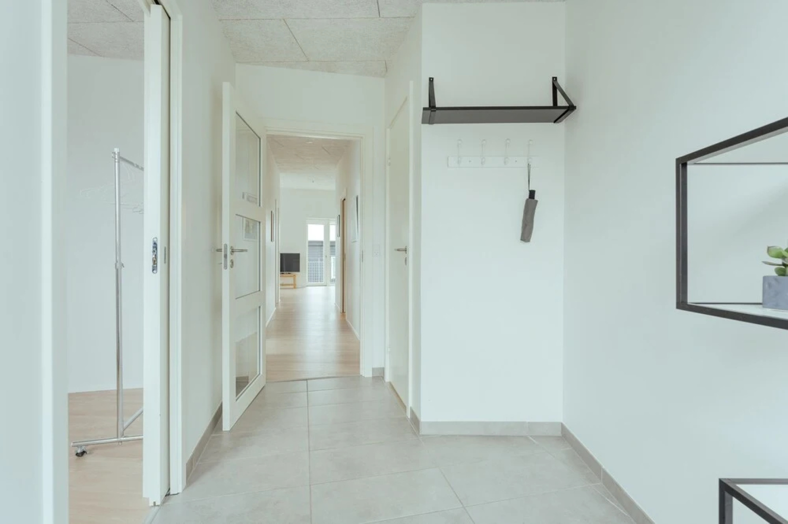 Delightful 2 Bedroom Apt | Balcony | Parking