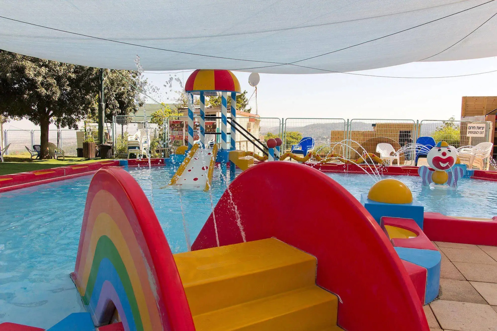 Shoresh Green Hills Family Suites Hotel