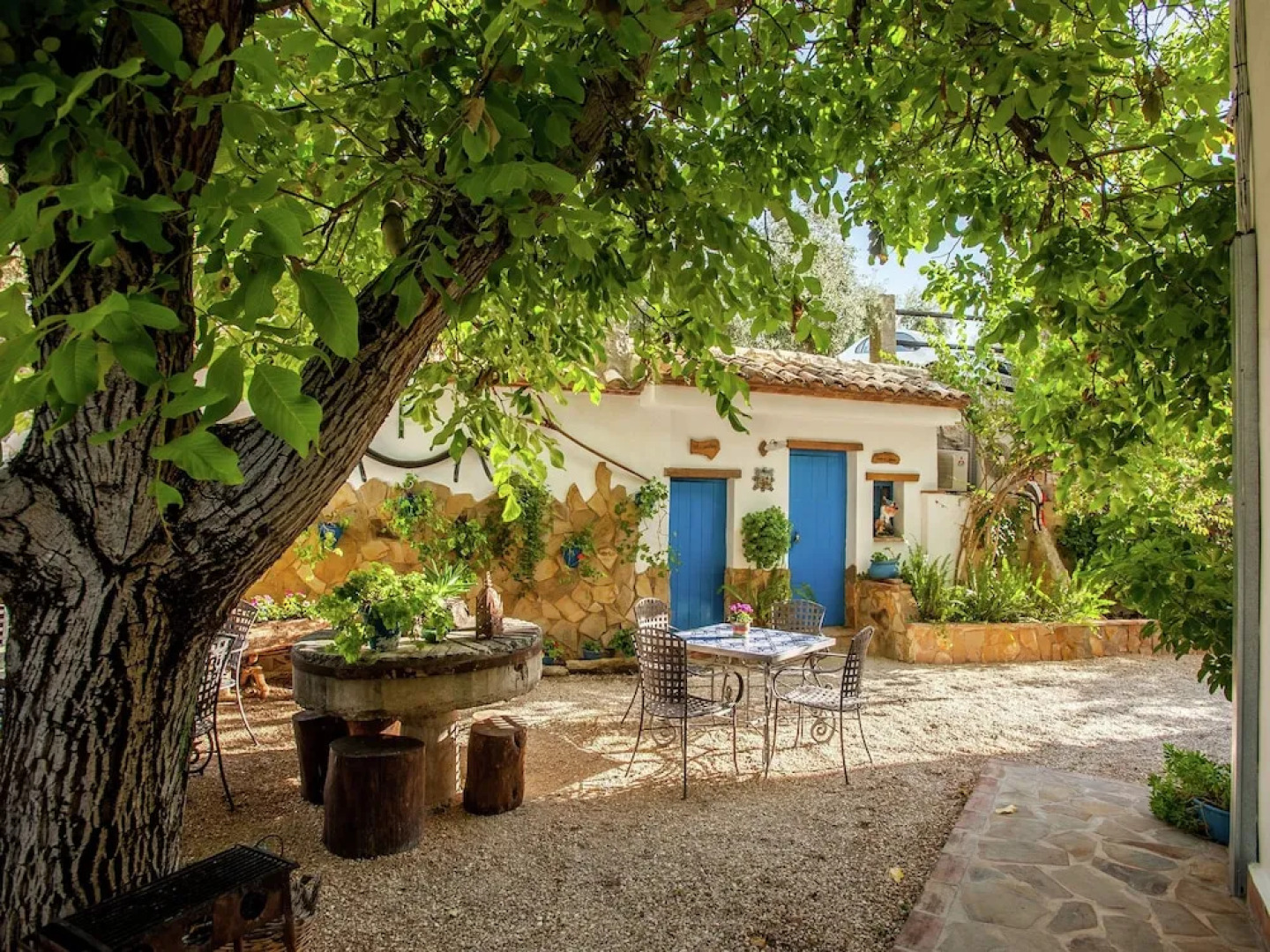 Rural Apartment With Pool And Jacuzzi In An Old Andalusian Country Hous