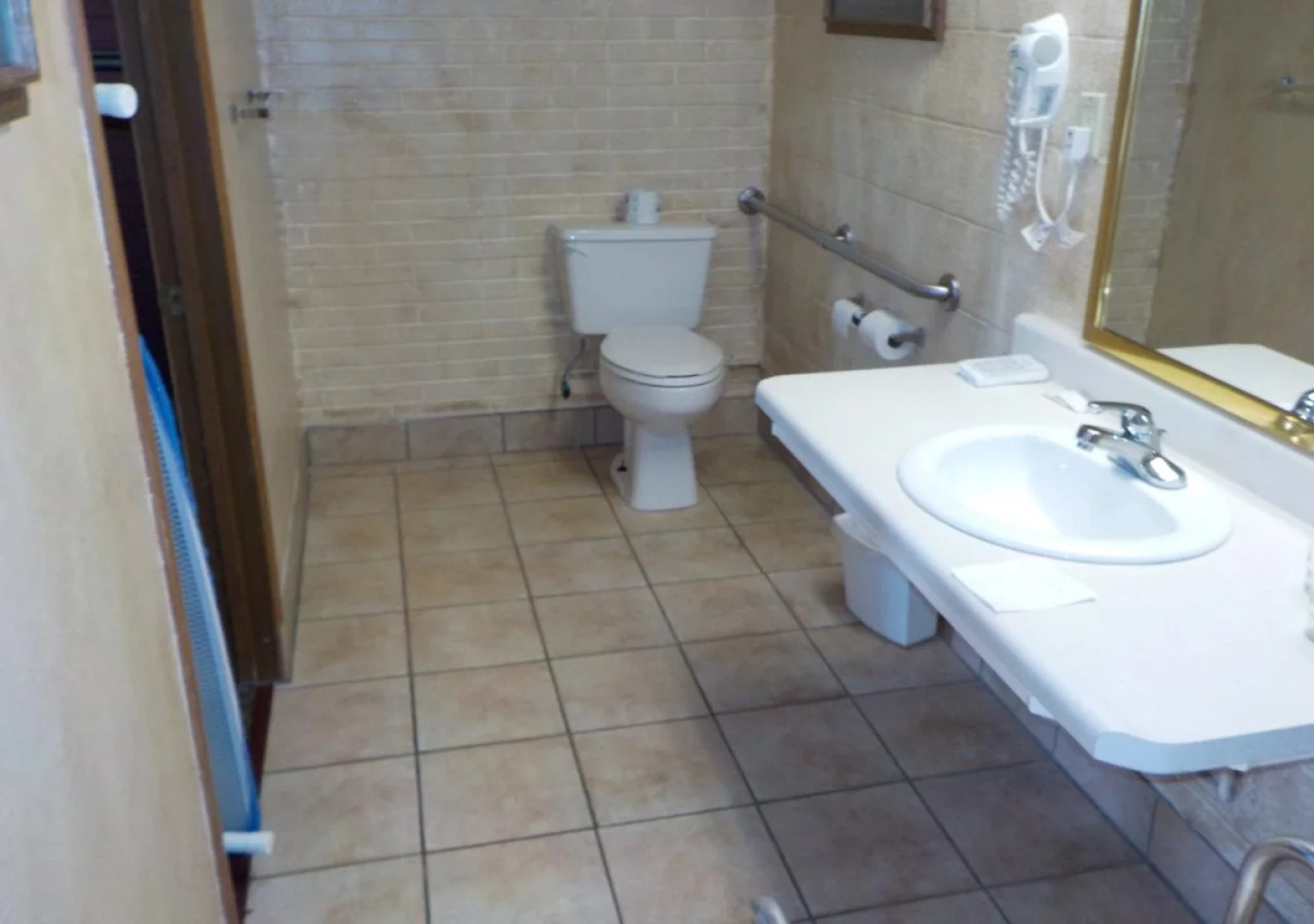 Indian Hills Inn & RV Park