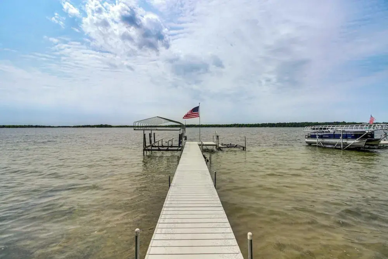 Family Retreat on Cross Lake: Boat, Swim & Relax!