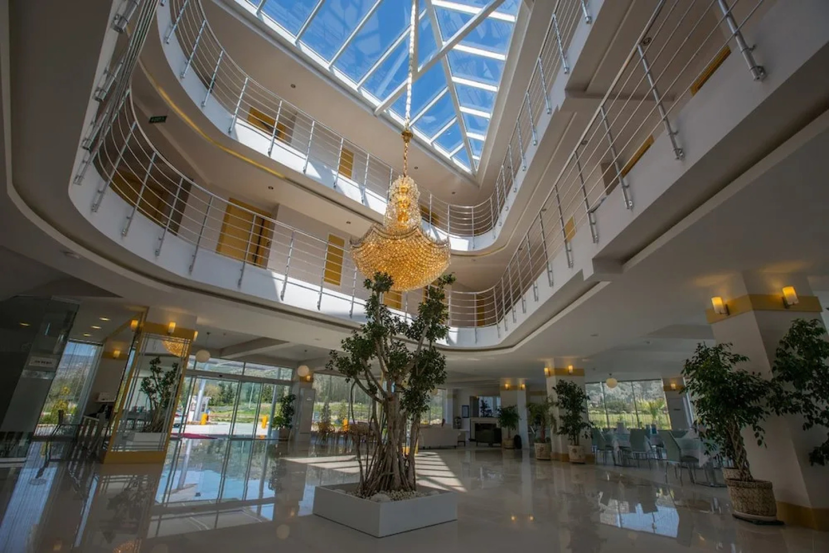 Larina Ninova Thermal SPA & Hotel