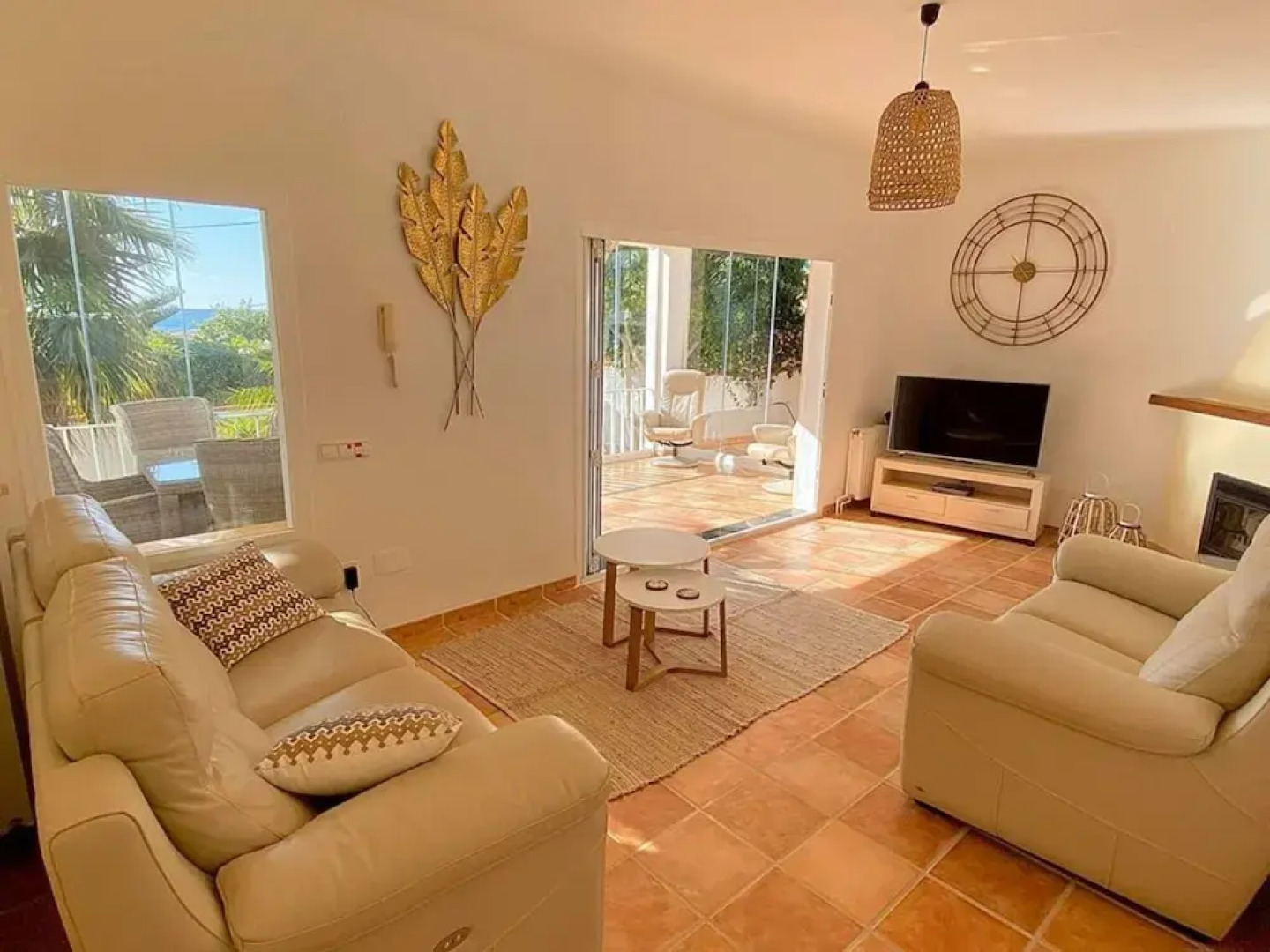 Charming Villa With Private Swimming Pool Near the Sea