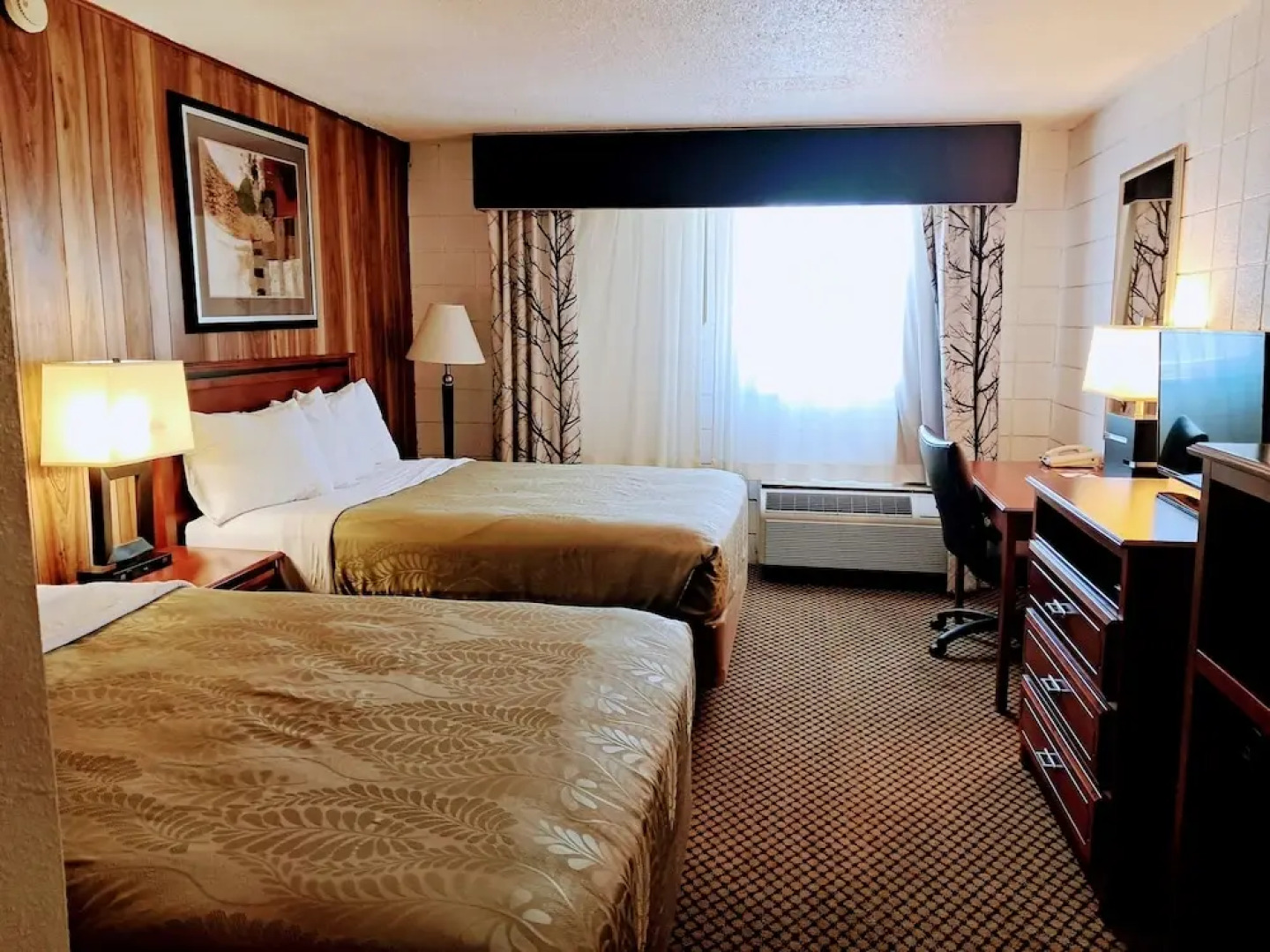 National 9 Casper - Showboat