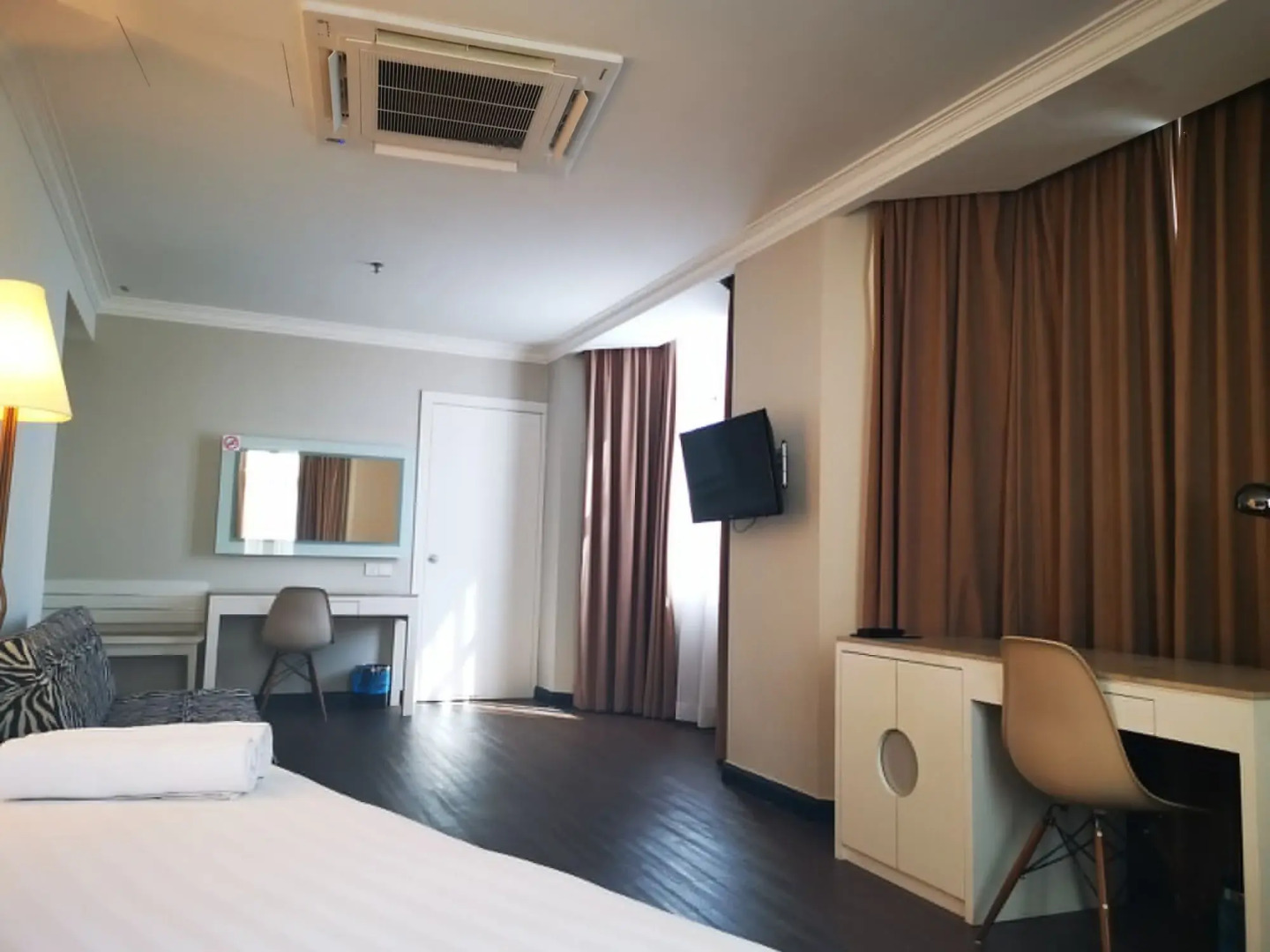 Regalodge Hotel & Spa