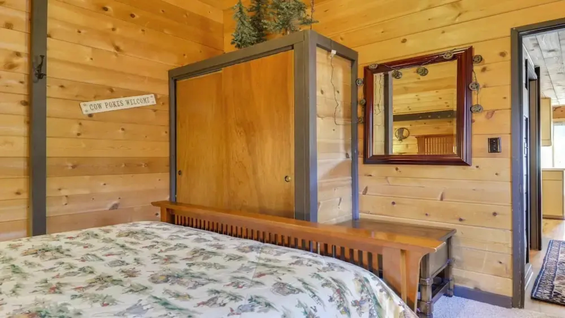 Cluster Cabin 26