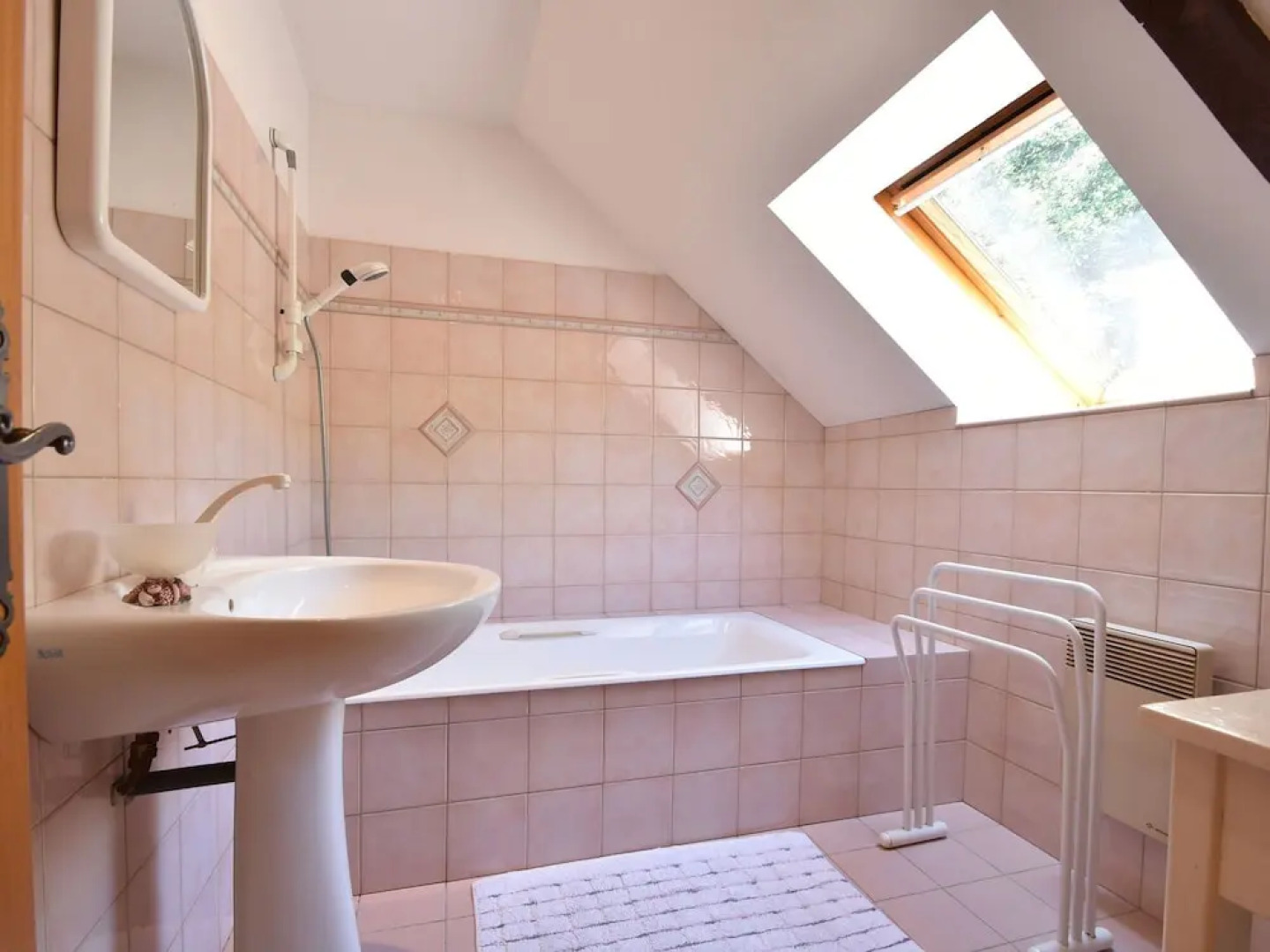 House in a Former Mill, Surrounded by a Large Garden and Outdoor Play Area