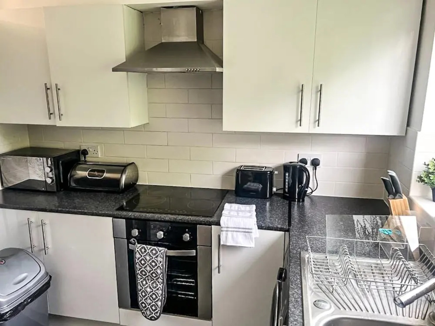 Charming 2-bed Apartment in Hemel Hempstead