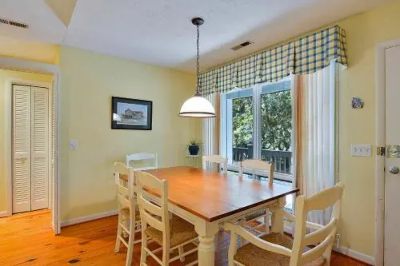 1040 Sparrow Pond Cottage