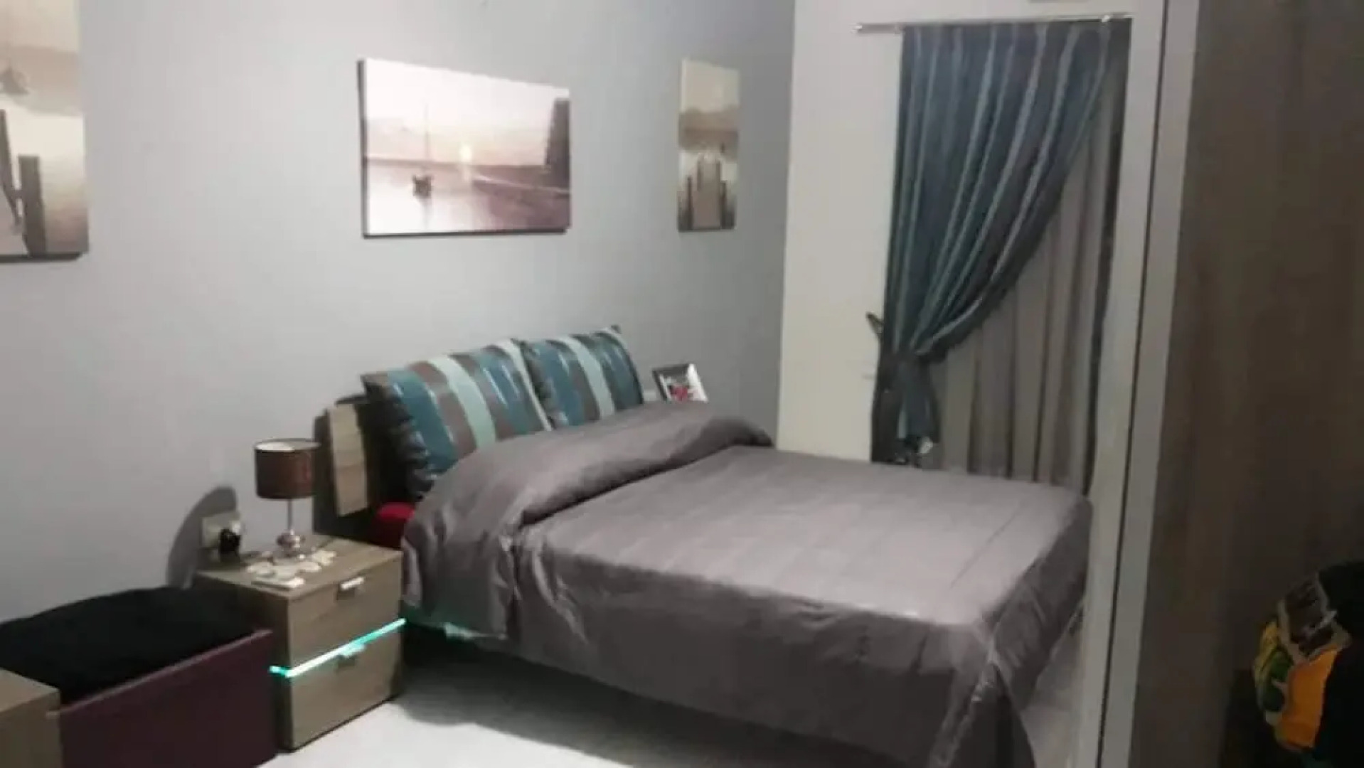 Room-very Bright Well Kept Apartment