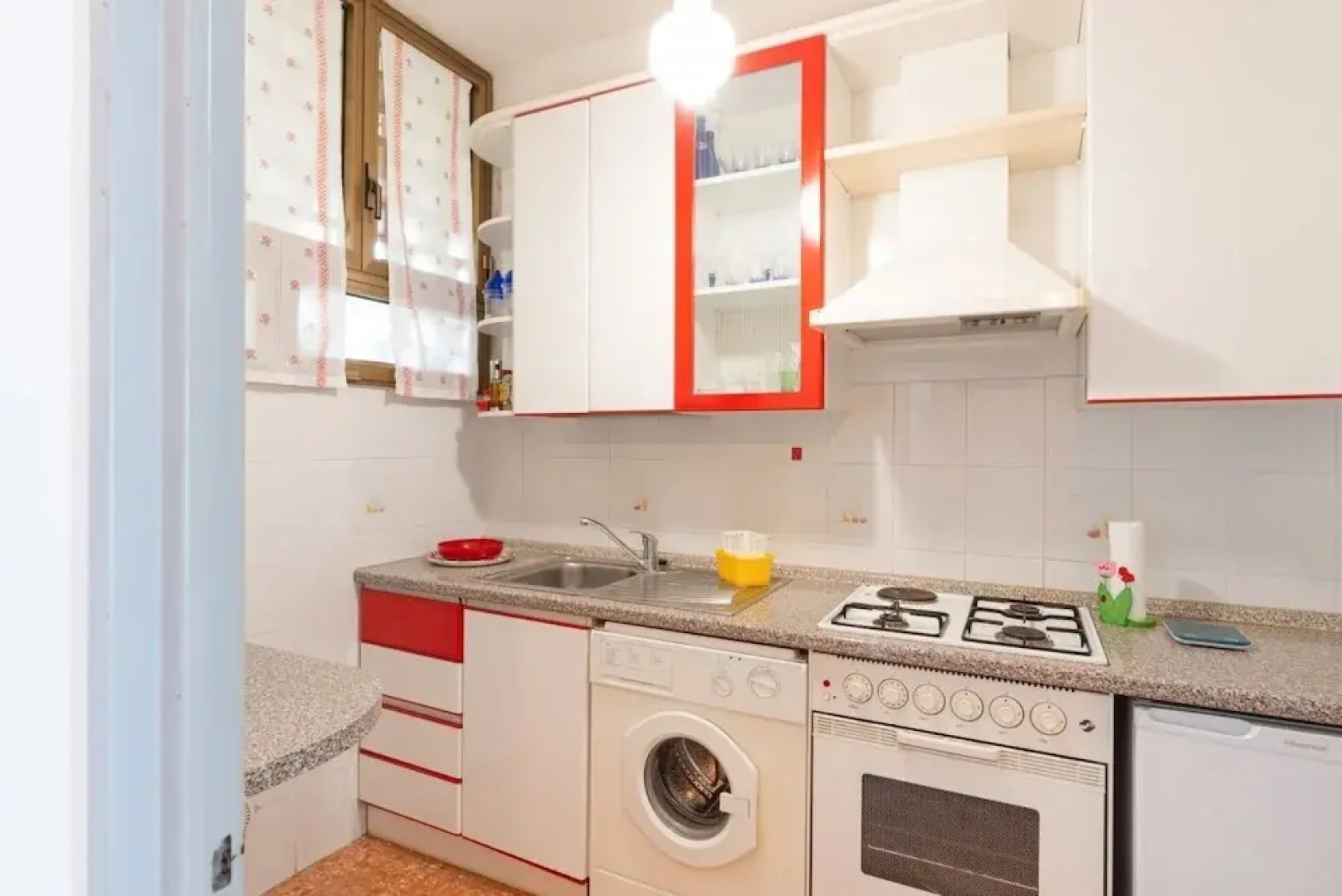 Deiva Marina Sea View Flat with Garage