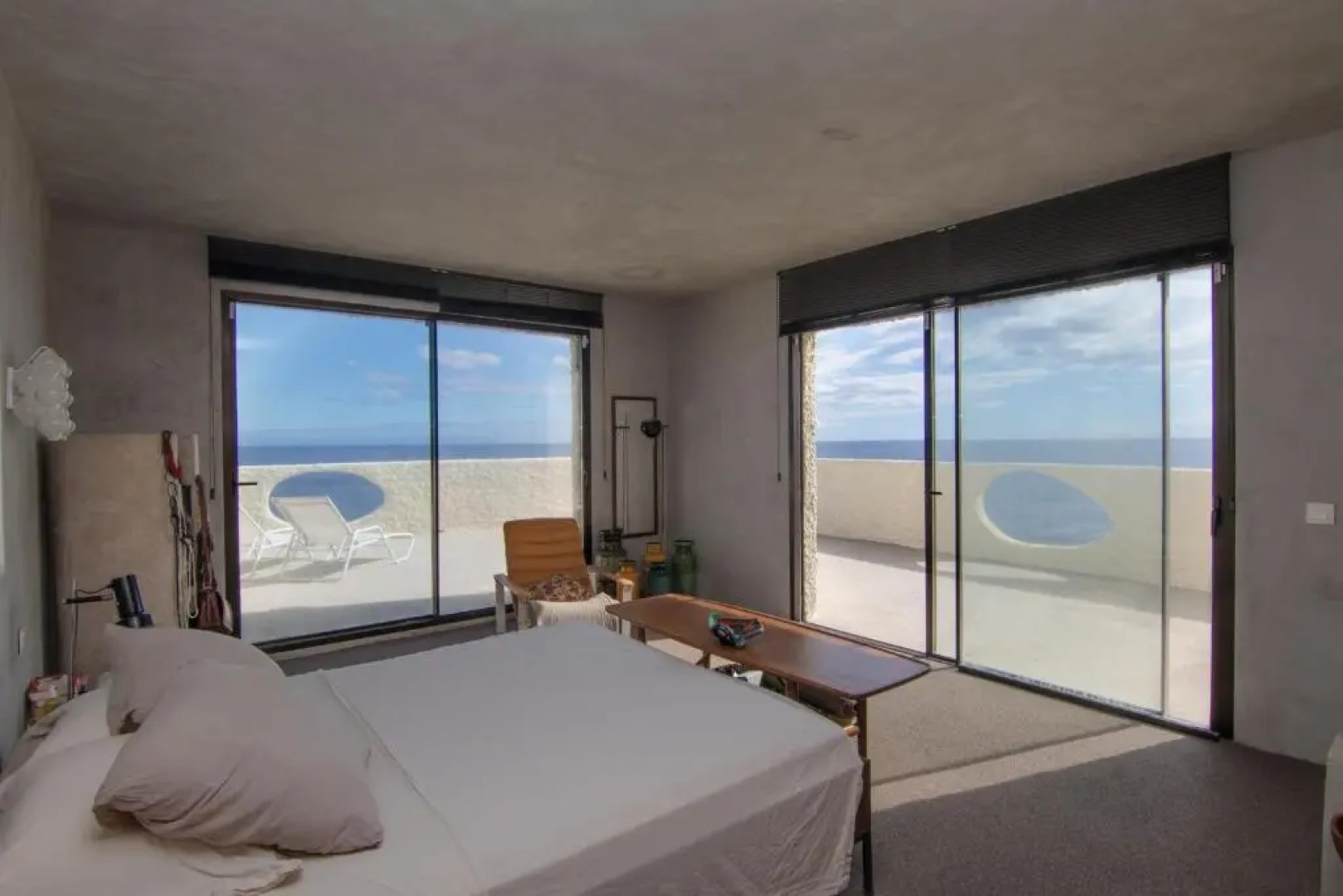 Exclusive Design Villa : 1080 m2, oceanfront, 2 swimming pools.