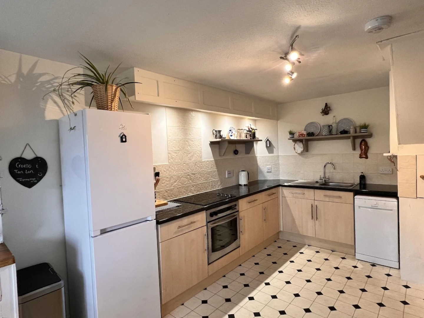 Charming 3 Bedroom Family Cottage - Dogs Welcome