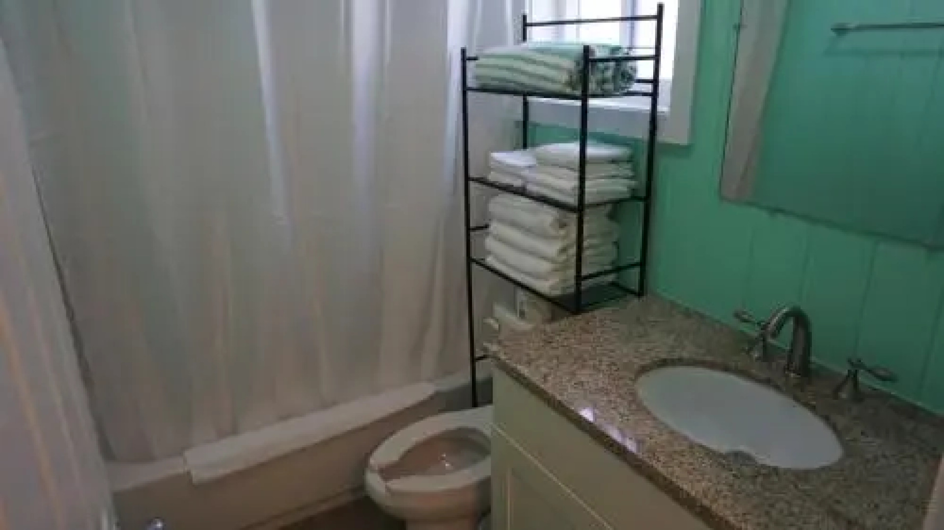 Harbourbreeze Suites