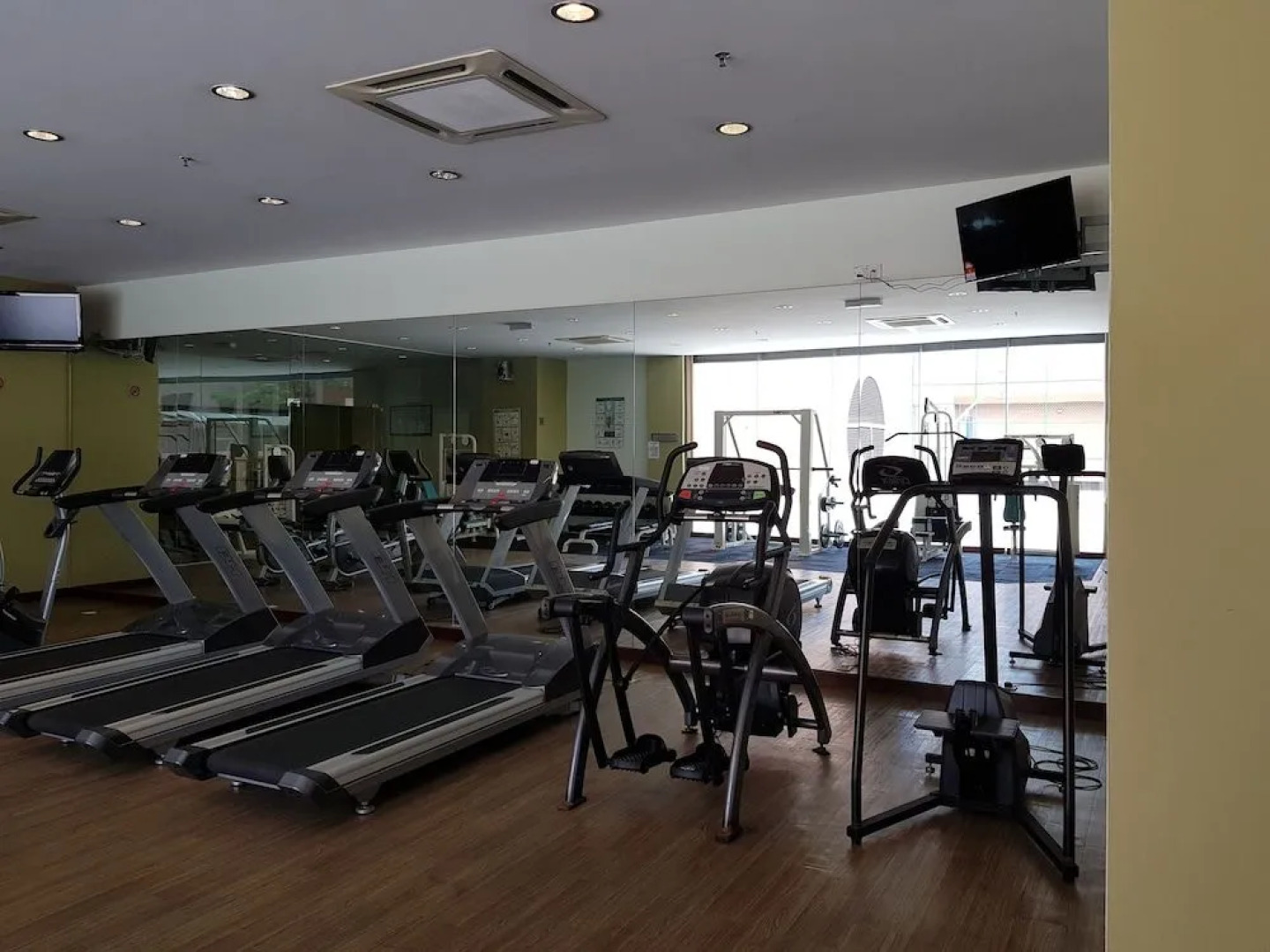 Times Apartment Suites at Times Square