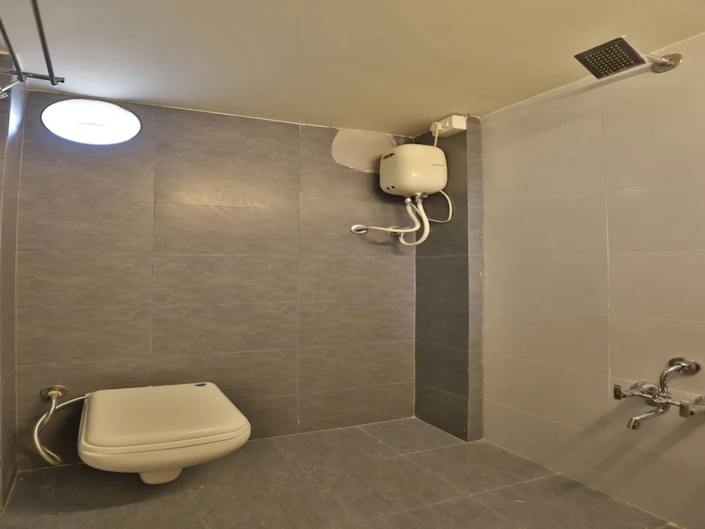 OYO 12147 Hotel Vibrant