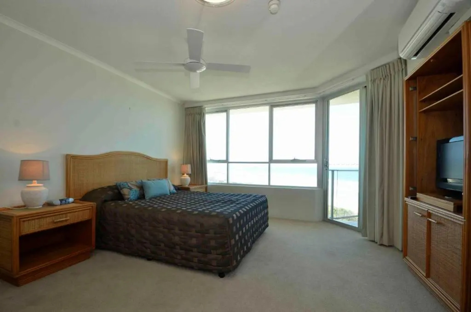 Chateau Royale Beach Resort Maroochydore