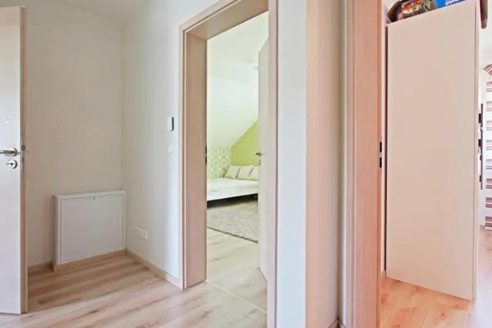 ID 4945 - Private Rooms